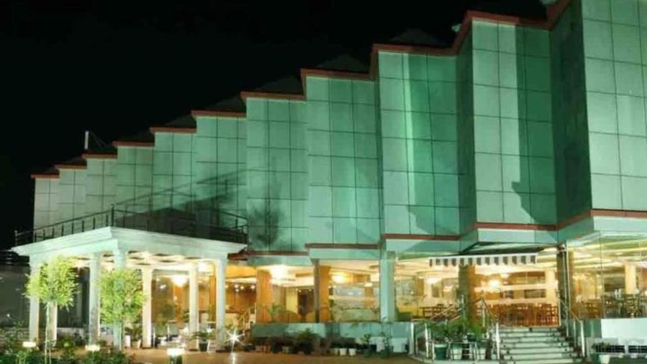 Hotel Padmini Palace Dehradun Exterior photo