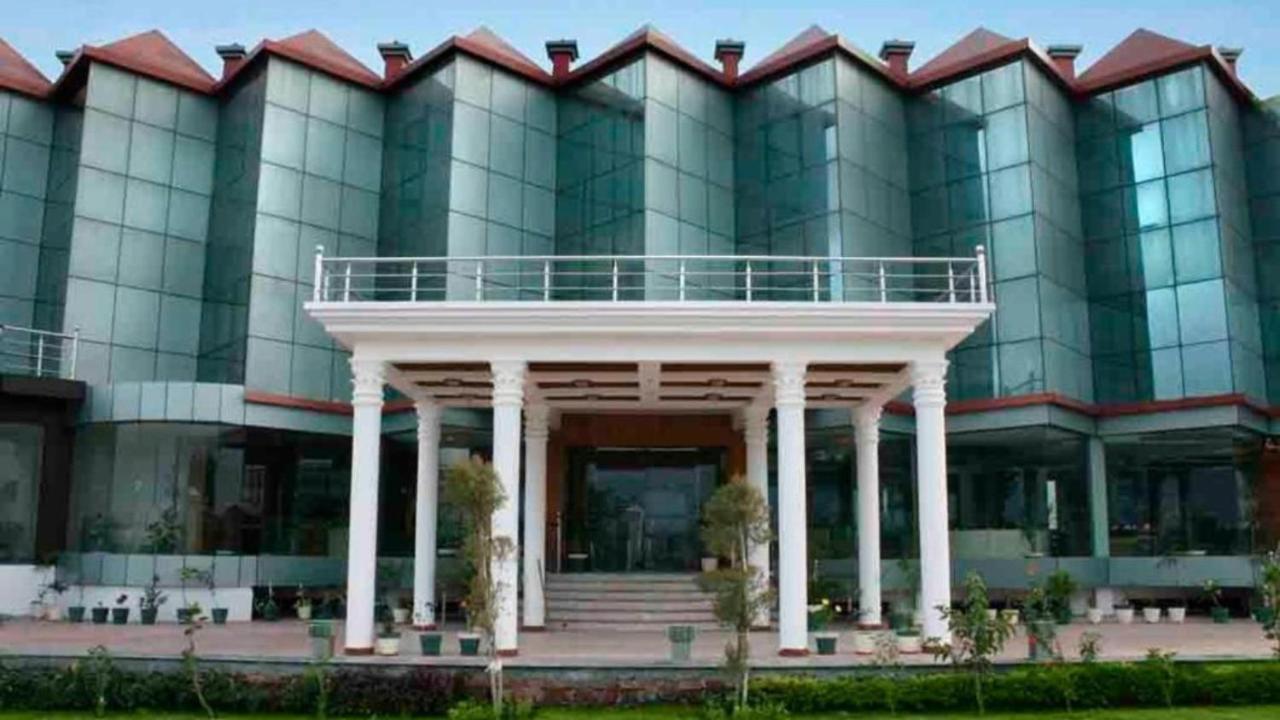 Hotel Padmini Palace Dehradun Exterior photo