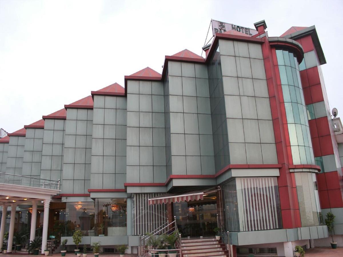 Hotel Padmini Palace Dehradun Exterior photo