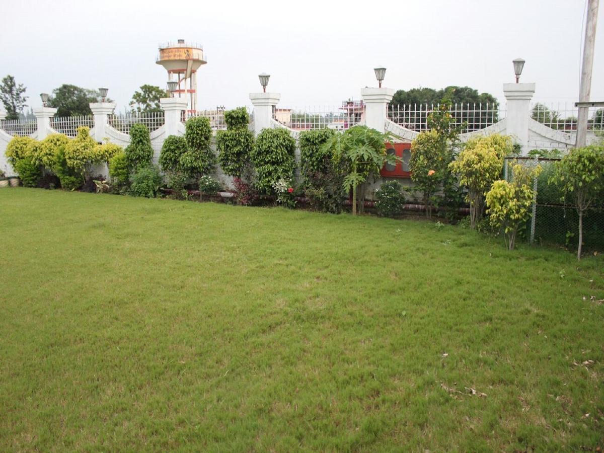 Hotel Padmini Palace Dehradun Exterior photo